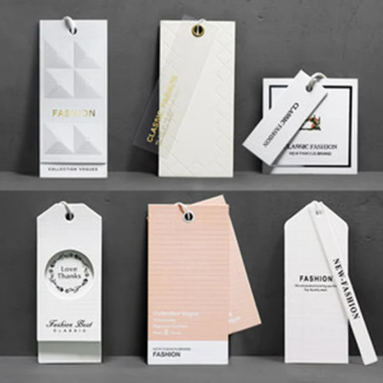 La carta adesiva personalizzata con scatola di carta invita l'invito a nozze, il biglietto d'auguri in legno di carta nera